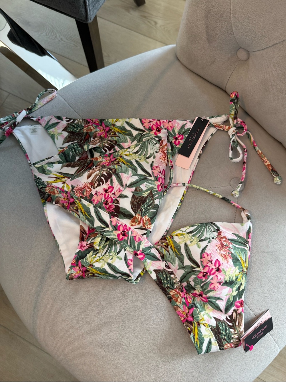 NWT Victoria’s Secret Tropical Floral Bikini Set Top L Bottom S